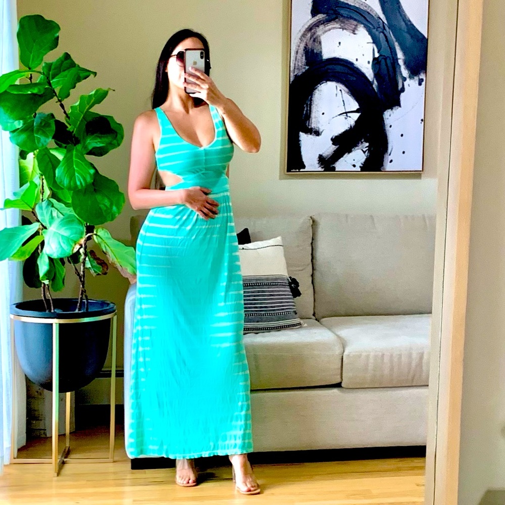 Maxi cut off dress